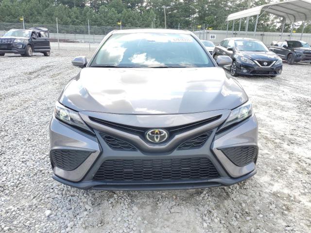 4T1G11AK3RU919512 - 2024 TOYOTA CAMRY SE NIGHT SHADE GRAY photo 5