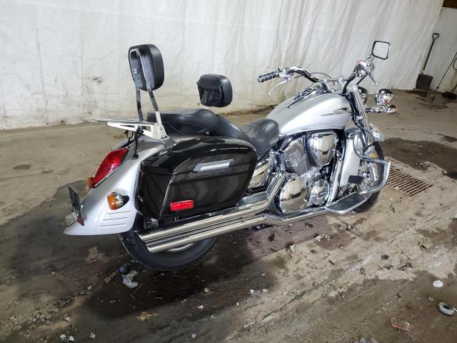 1HFSC52006A312788 - 2006 HONDA VT1300 S SILVER photo 4