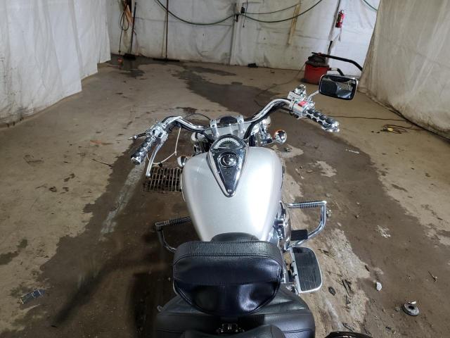 1HFSC52006A312788 - 2006 HONDA VT1300 S SILVER photo 5