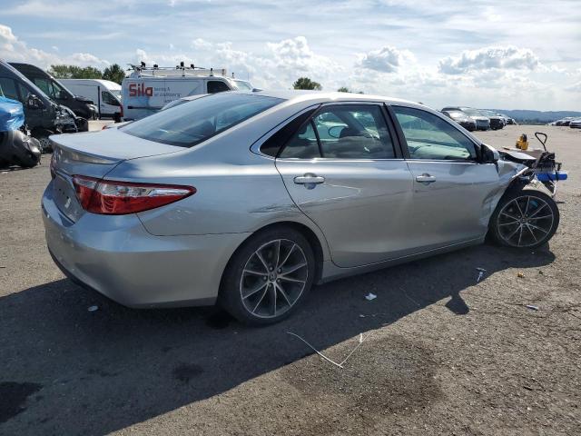 4T1BF1FK8GU231507 - 2016 TOYOTA CAMRY XSE LE SILVER photo 3