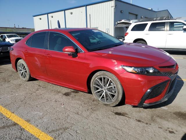 4T1T11AK3RU244159 - 2024 TOYOTA CAMRY SE NIGHT SHADE RED photo 4