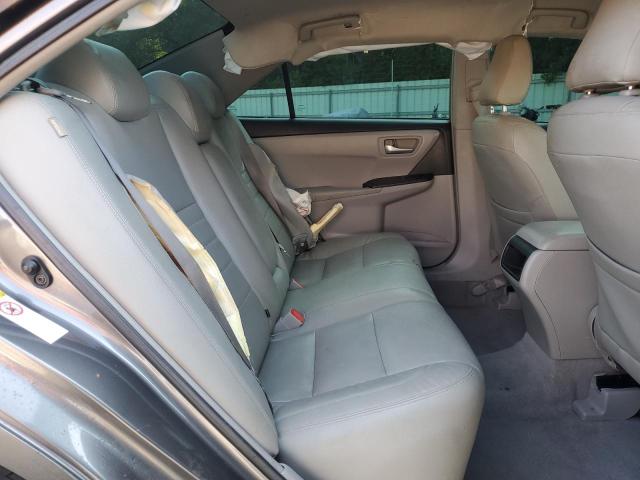 4T1BF1FKXGU138486 - 2016 TOYOTA CAMRY LE GRAY photo 10