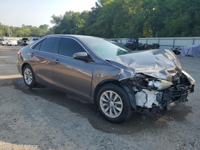 4T1BF1FKXGU138486 - 2016 TOYOTA CAMRY LE GRAY photo 4