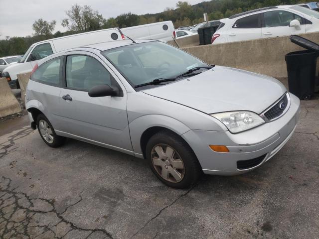 1FAHP31N37W332201 - 2007 FORD FOCUS ZX3 SILVER photo 4