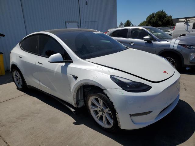 7SAYGAEE9NF535798 - 2022 TESLA MODEL Y WHITE photo 4