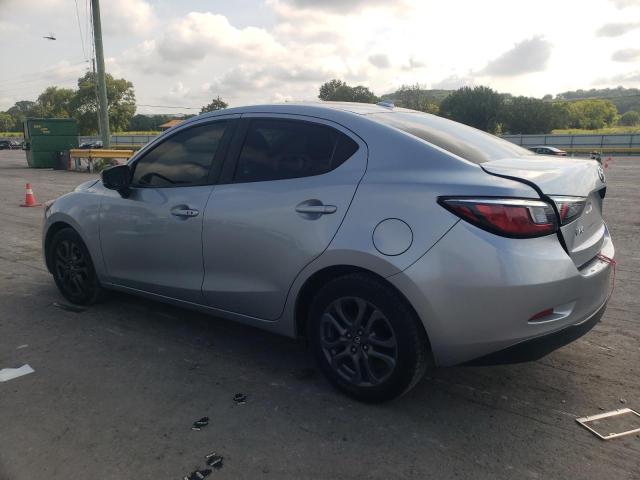 3MYDLBYV2KY524510 - 2019 TOYOTA YARIS L ვერცხლისფერი ფოტო 2