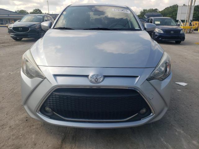 3MYDLBYV2KY524510 - 2019 TOYOTA YARIS L ვერცხლისფერი ფოტო 5