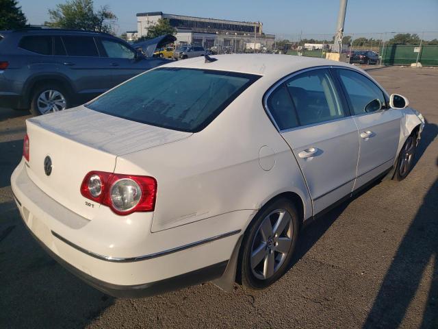 WVWAK73C88P051147 - 2008 VOLKSWAGEN PASSAT KOMFORT WHITE photo 3