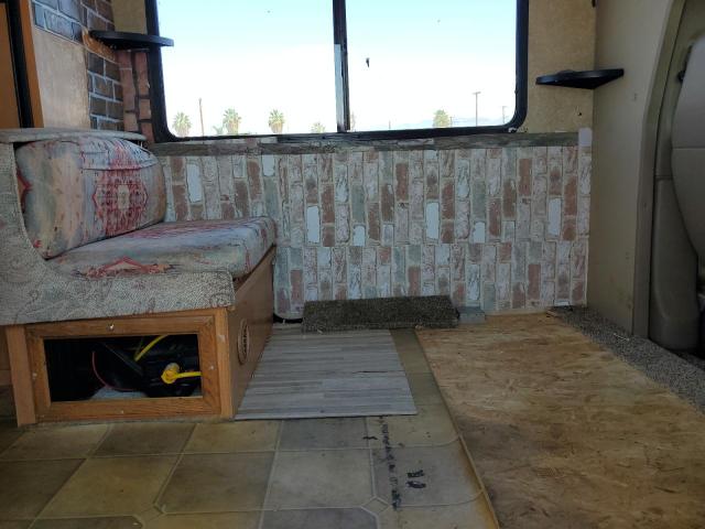 1GBJG31U861127833 - 2006 CHEVROLET EXPRESS G3 WHITE photo 6