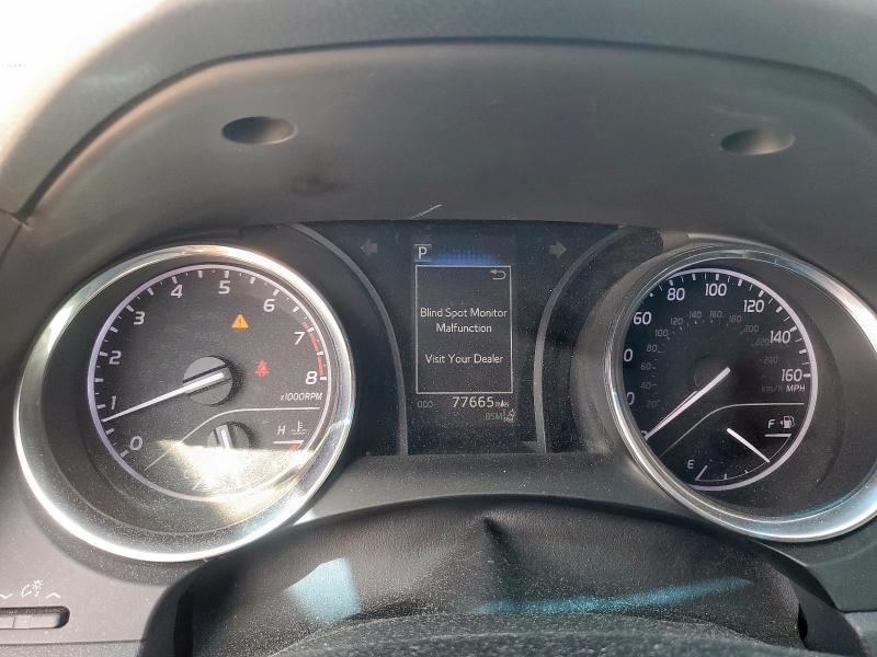 4T1B11HK8JU143382 - 2018 TOYOTA CAMRY L 银色 照片 9