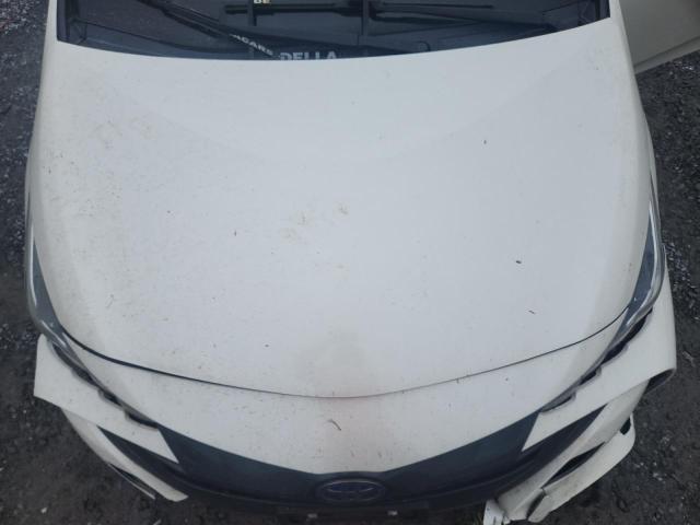 JTDKARFP1J3085221 - 2018 TOYOTA PRIUS PRIM WHITE photo 11
