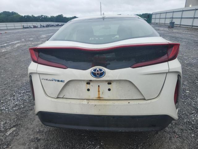 JTDKARFP1J3085221 - 2018 TOYOTA PRIUS PRIM WHITE photo 6