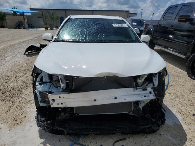 4T1G11AK2PU100956 - 2023 TOYOTA CAMRY SE NIGHT SHADE WHITE photo 5