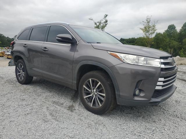 5TDKZRFH0HS224801 - 2017 TOYOTA HIGHLANDER SE GRAY photo 4