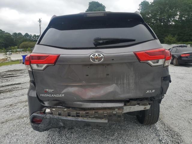 5TDKZRFH0HS224801 - 2017 TOYOTA HIGHLANDER SE GRAY photo 6