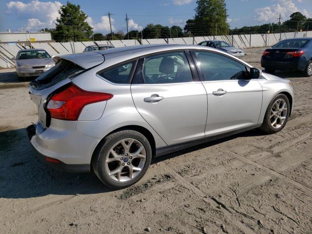 1FAHP3M2XCL323976 - 2012 FORD FOCUS SEL SILVER photo 3