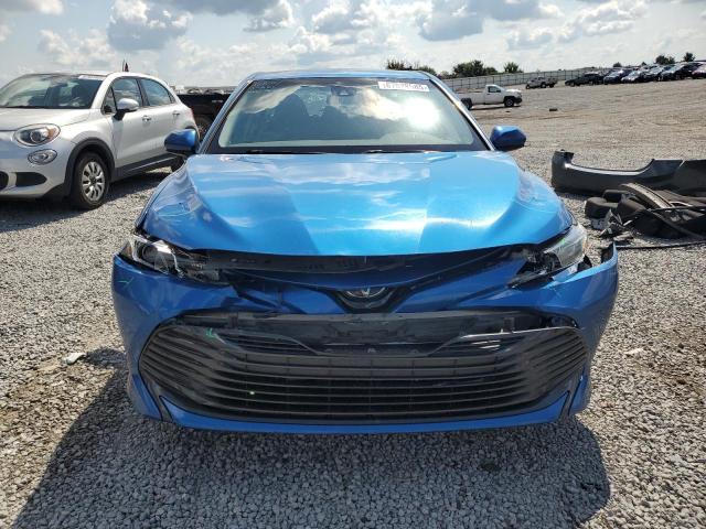 4T1B11HK1KU169744 - 2019 TOYOTA CAMRY L BLUE photo 5