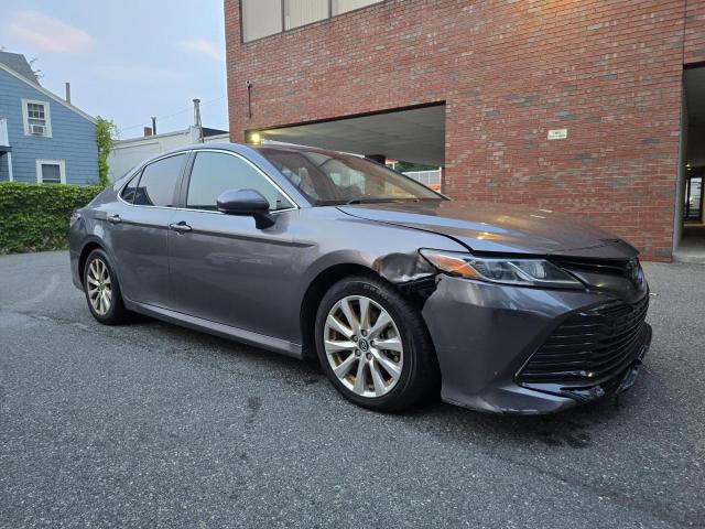 4T1B11HK5JU011406 - 2018 TOYOTA CAMRY L GRAY photo 2