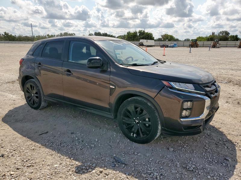 JA4APUAU6MU028564 - 2021 MITSUBISHI OUTLANDER ES BROWN photo 4