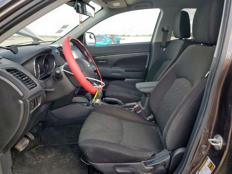 JA4APUAU6MU028564 - 2021 MITSUBISHI OUTLANDER ES BROWN photo 7