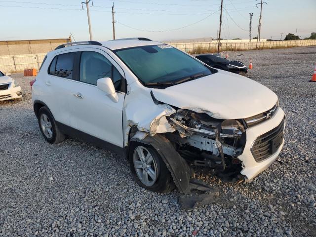KL7CJPSB4KB809507 - 2019 CHEVROLET TRAX 1LT WHITE photo 4