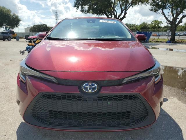 JTDEAMDE0NJ059180 - 2022 TOYOTA COROLLA LE RED photo 5