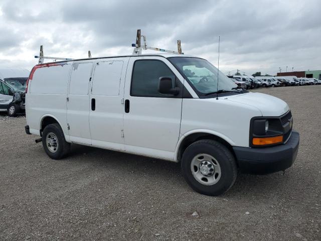 1GCWGFCA4E1204136 - 2014 CHEVROLET EXPRESS G2 WHITE photo 4