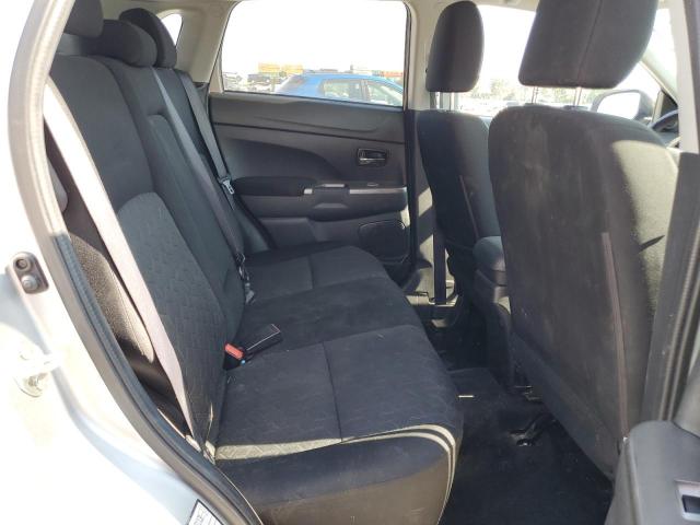 JA4AR3AU7LU018077 - 2020 MITSUBISHI OUTLANDER ES SILVER photo 11