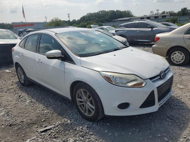 1FADP3F27DL155341 - 2013 FORD FOCUS SE WHITE photo 4