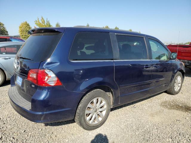 2C4RVABG8DR725172 - 2013 VOLKSWAGEN ROUTAN SE BLUE photo 3