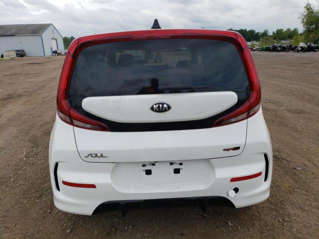 KNDJ63AUXL7010357 - 2020 KIA SOUL GT LINE WHITE photo 6