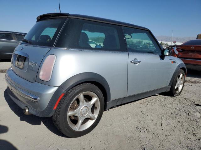 WMWRC334X3TE14601 - 2003 MINI COOPER SILVER photo 3