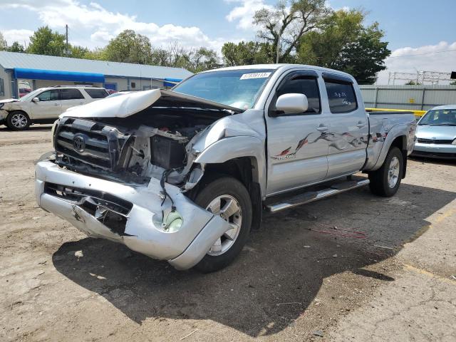 5TEKU72N28Z483291 - 2008 TOYOTA TACOMA DOUBLE CAB PRERUNNER LONG BED SILVER photo 1