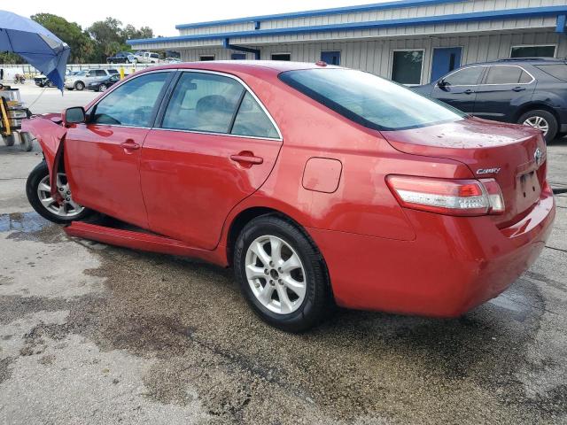 4T1BF3EK1BU175545 - 2011 TOYOTA CAMRY BASE RED photo 2