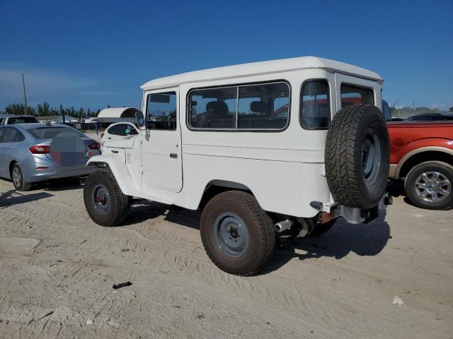 FJ43106505 - 1982 TOYOTA LANDCRUISR WHITE photo 2