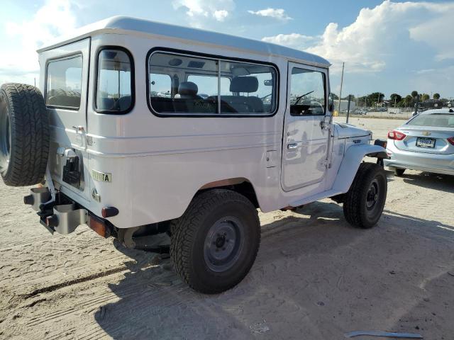 FJ43106505 - 1982 TOYOTA LANDCRUISR WHITE photo 3