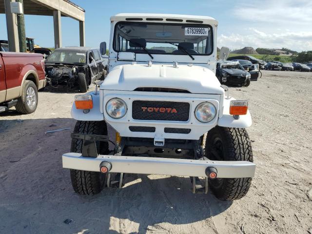 FJ43106505 - 1982 TOYOTA LANDCRUISR WHITE photo 5