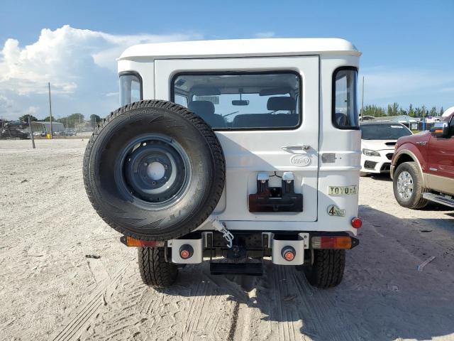 FJ43106505 - 1982 TOYOTA LANDCRUISR WHITE photo 6