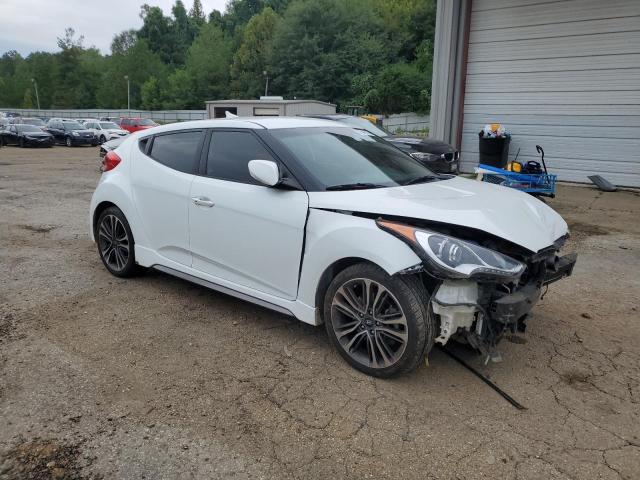 KMHTC6AE1GU301568 - 2016 HYUNDAI VELOSTER TURBO WHITE photo 4