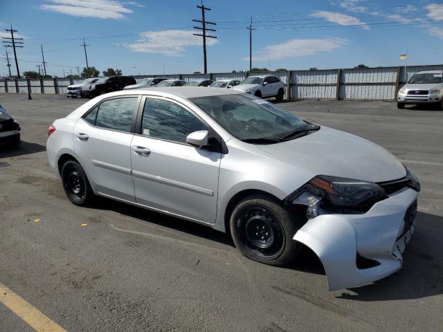 2T1BURHE6JC092000 - 2018 TOYOTA COROLLA L ვერცხლისფერი ფოტო 4