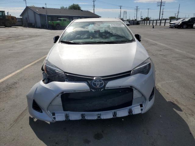 2T1BURHE6JC092000 - 2018 TOYOTA COROLLA L ვერცხლისფერი ფოტო 5