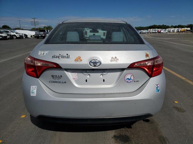 2T1BURHE6JC092000 - 2018 TOYOTA COROLLA L ვერცხლისფერი ფოტო 6