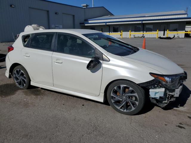 JTNKARJE1JJ561531 - 2018 TOYOTA COROLLA IM WHITE photo 4