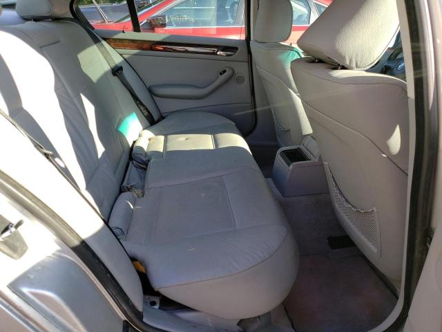 WBAAV53421JS94883 - 2001 BMW 330 XI I ვერცხლისფერი ფოტო 10