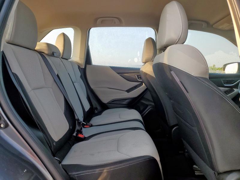 JF2SKAAC5RH414425 - 2024 SUBARU FORESTER GRAY photo 11