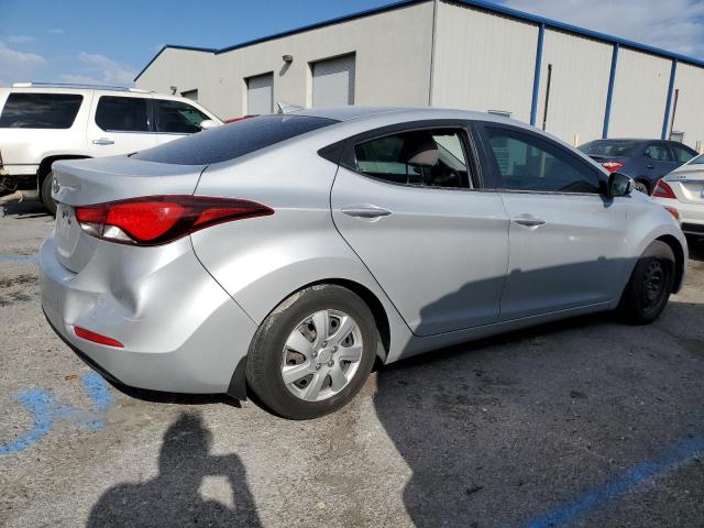 KMHDH4AE9GU581833 - 2016 HYUNDAI ELANTRA SE SILVER photo 3