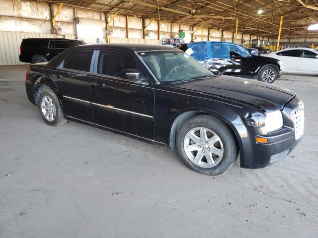 2C3LA43R97H892786 - 2007 CHRYSLER 300 BLACK photo 4