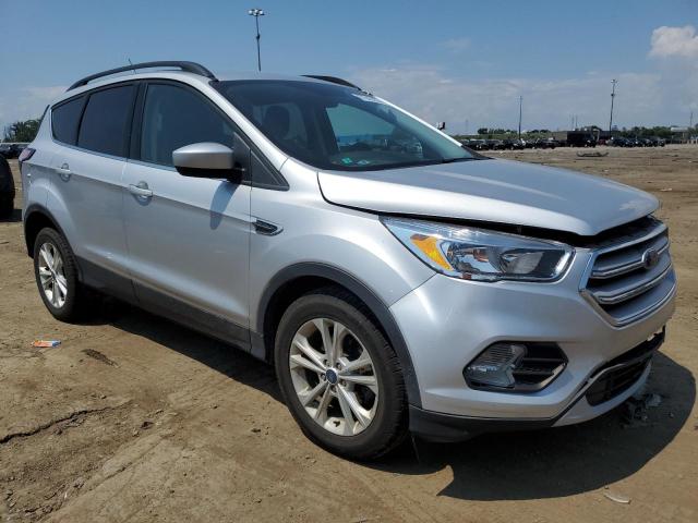 1FMCU0GD6JUD49325 - 2018 FORD ESCAPE SE SILVER photo 4