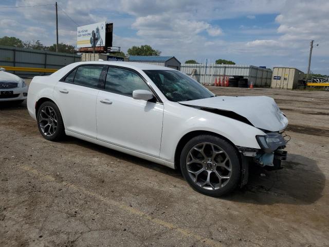 2C3CCABG0FH882820 - 2015 CHRYSLER 300 S WHITE photo 4