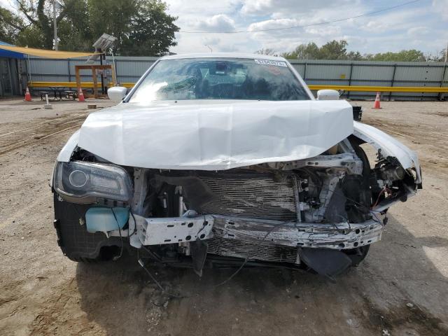 2C3CCABG0FH882820 - 2015 CHRYSLER 300 S WHITE photo 5